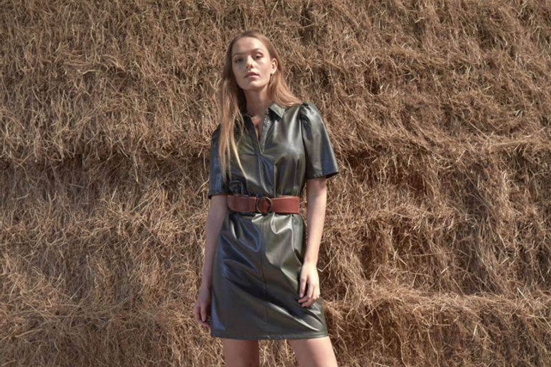 PIA V-NECK SHORT DRESS - Deep depths green