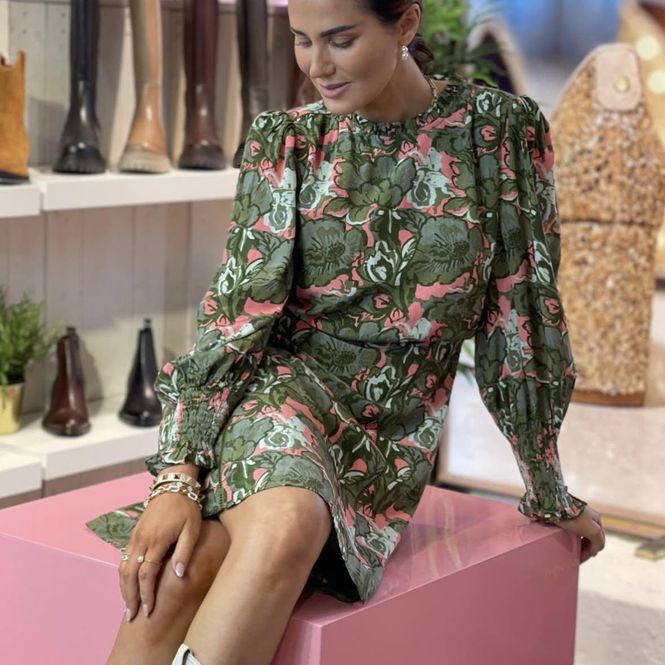 Hovedbilde Irfarrow dress - olive branch big flowers